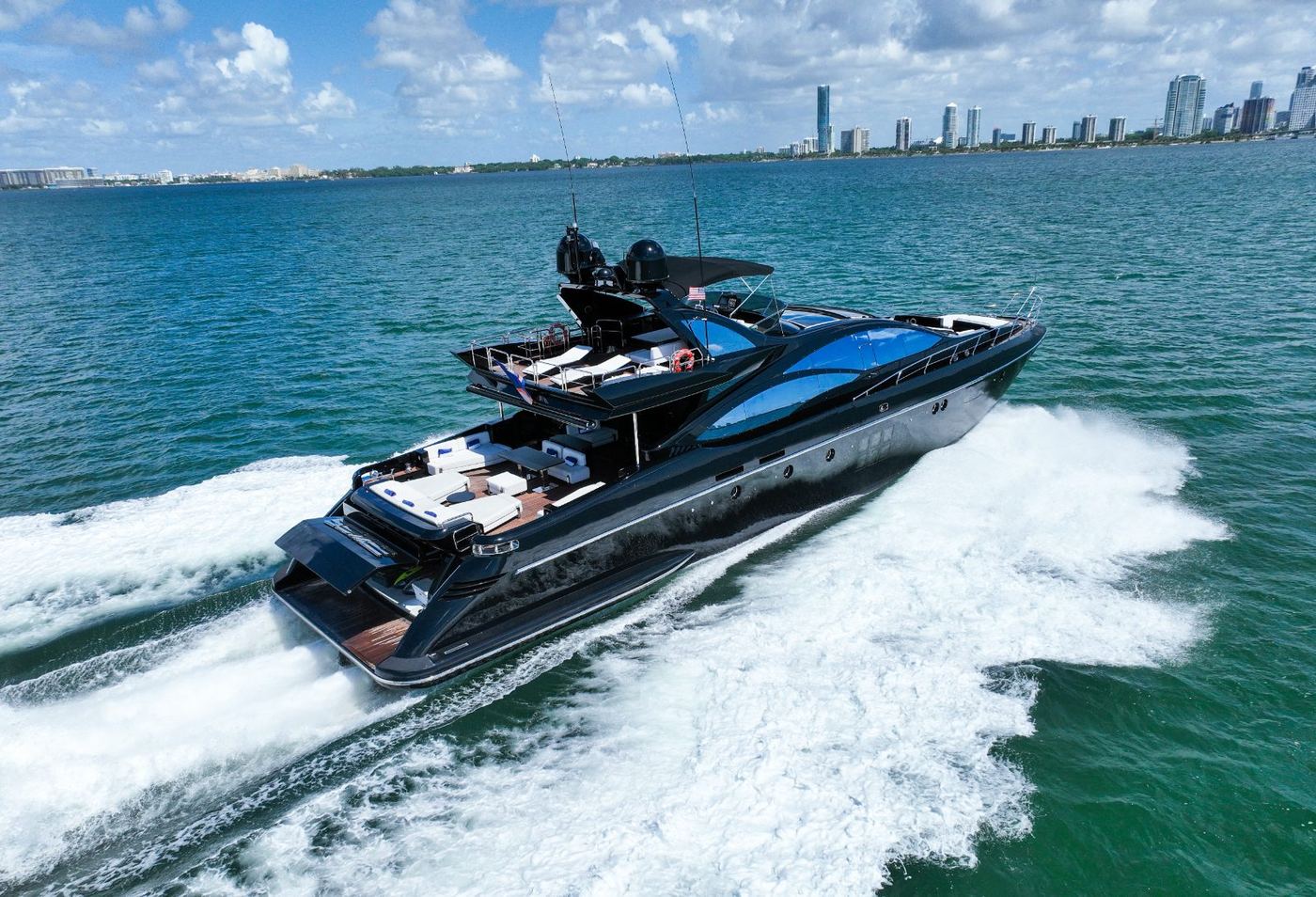 Azimut 103' Sette — superyacht charter in Miami