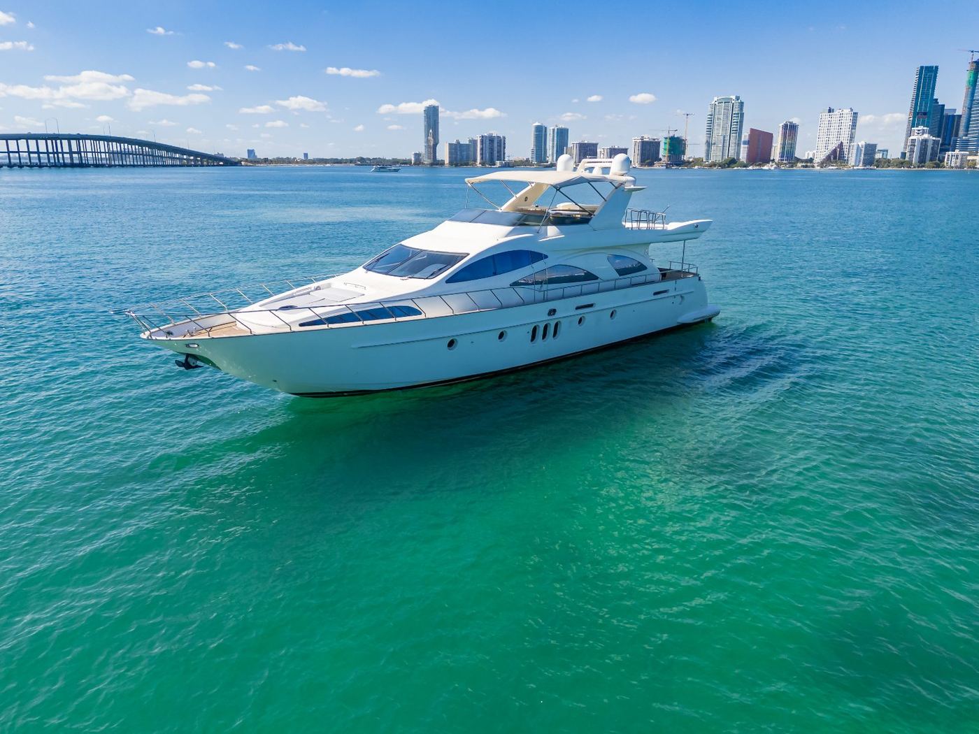 Azimut 85' Del Mar — superyacht charter in Miami