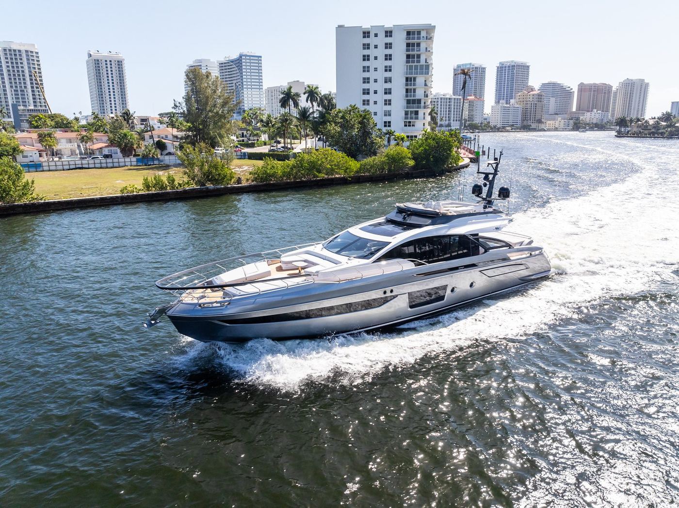 Azimut S8' XTREME II — superyacht charter in Miami