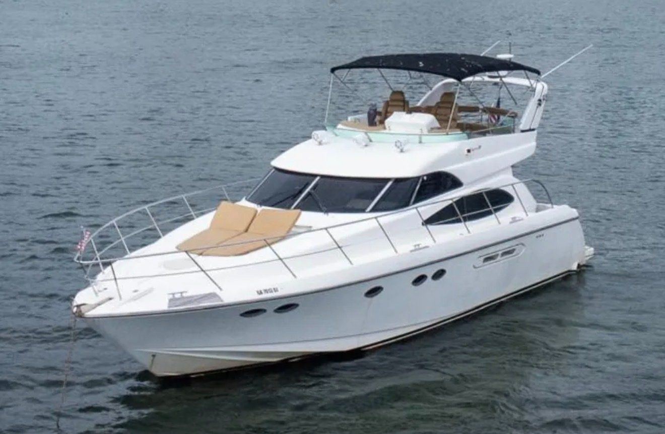 Fairline 52' Dyna — yacht charter in Miami