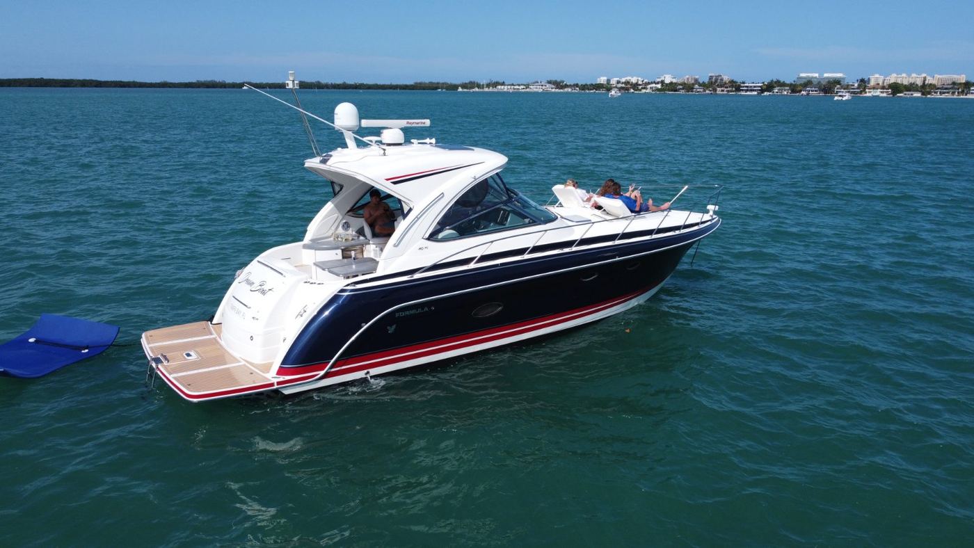 Formula 45' — yacht charter in Miami