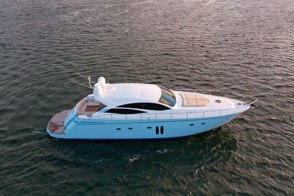 Pershing 68' Sky
