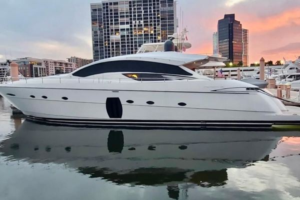 Pershing 72' Uptown Girl