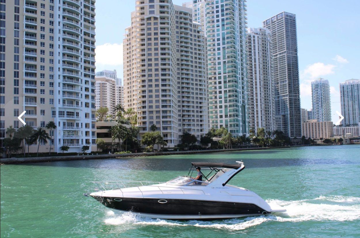 Regal 36' — yacht charter in Miami