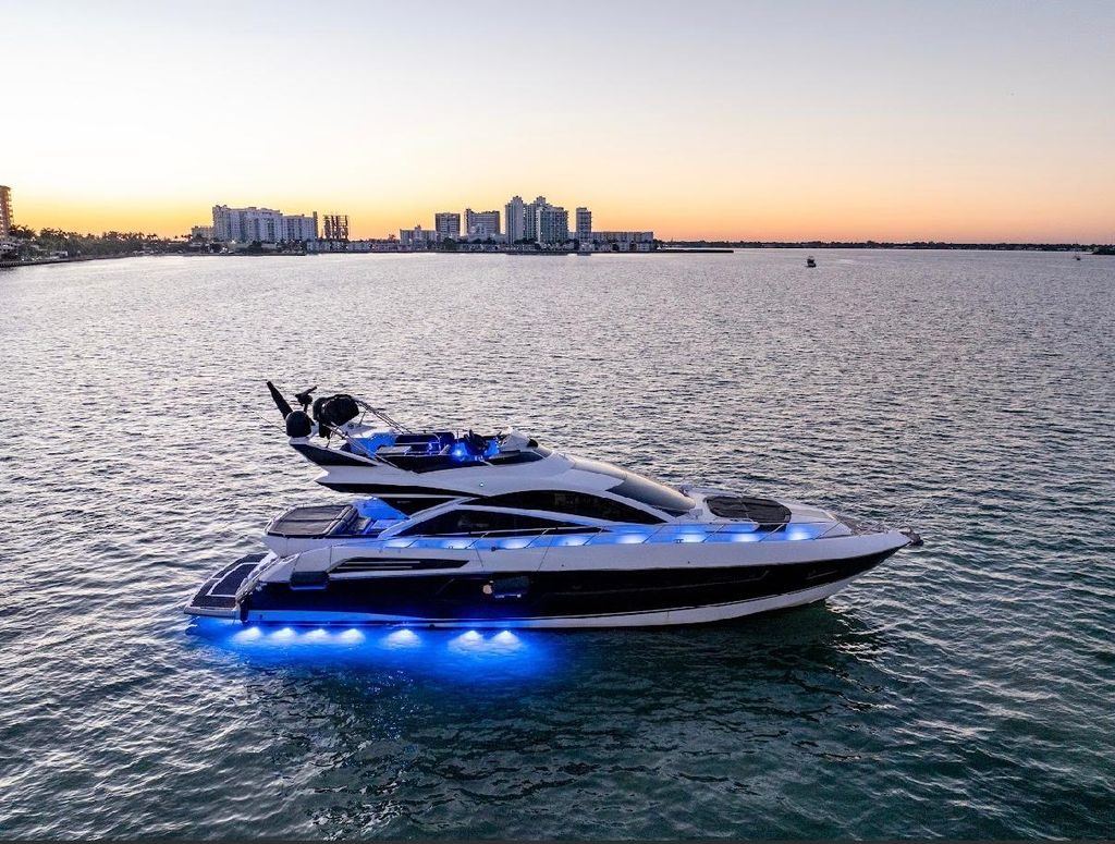 Sunseeker 75' — yacht charter in Miami