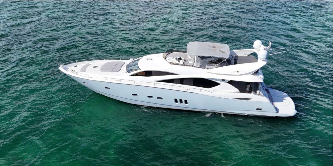 Sunseeker 90' Deep Blue — superyacht charter in Miami